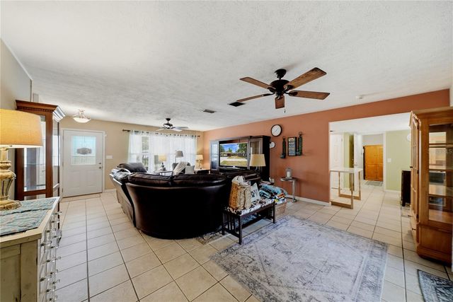 3801 UPLAND PLACE, Valrico, FL 33594