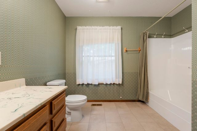 24991 S 638 Road, Grove, OK 74344