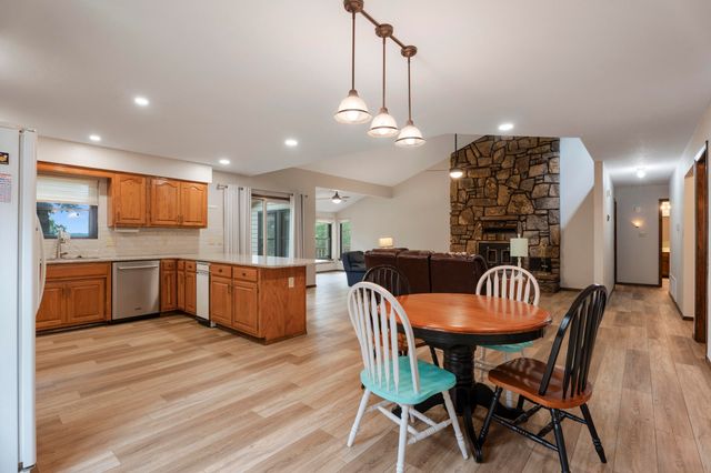 24991 S 638 Road, Grove, OK 74344