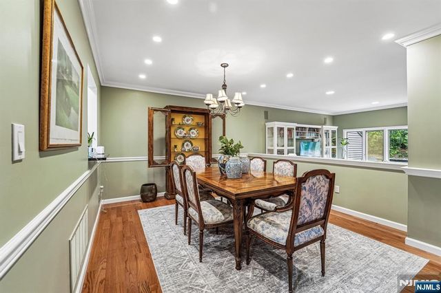 224 Westervelt Lane, Mahwah, NJ 07430