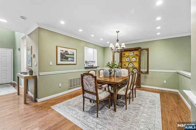 224 Westervelt Lane, Mahwah, NJ 07430