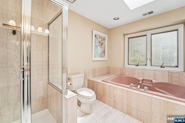 224 Westervelt Lane, Mahwah, NJ 07430