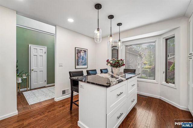 224 Westervelt Lane, Mahwah, NJ 07430