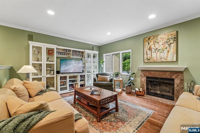 224 Westervelt Lane, Mahwah, NJ 07430