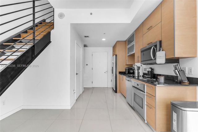 60 SW 13th St 3416, Miami, FL 33130