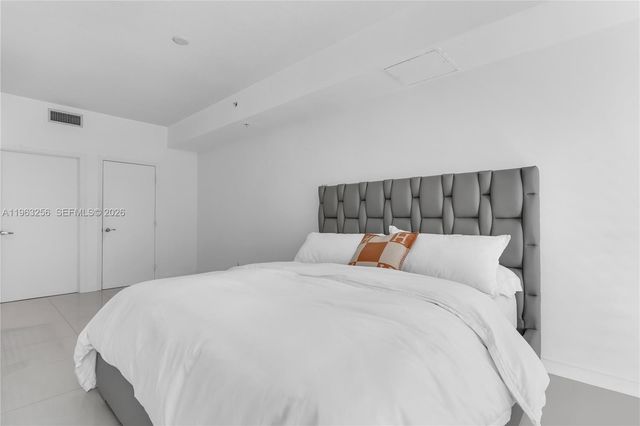 60 SW 13th St 3416, Miami, FL 33130