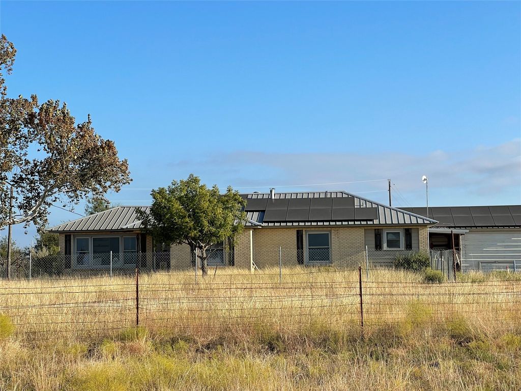 565 FM 1241, Hamilton, TX 76531