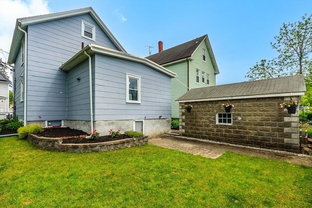 10 Elm Ct, Andover, MA 01810