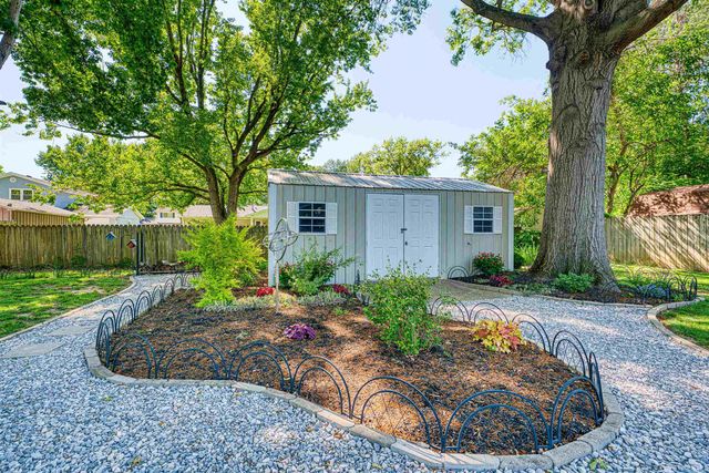 2320 Saratoga Drive, Evansville, IN 47715