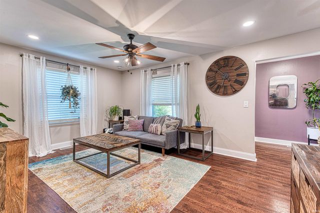 2320 Saratoga Drive, Evansville, IN 47715