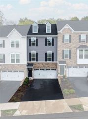 144 Cole Dr, Robinson Twp, PA 15136