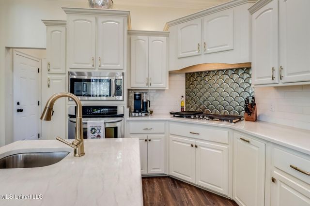 6100 Ascot Drive, Biloxi, MS 39532