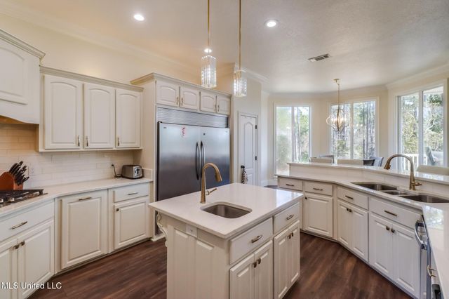 6100 Ascot Drive, Biloxi, MS 39532