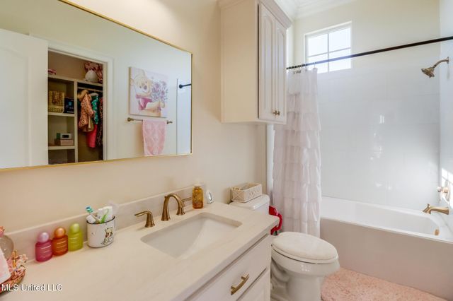 6100 Ascot Drive, Biloxi, MS 39532