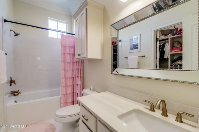 6100 Ascot Drive, Biloxi, MS 39532