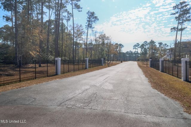 6100 Ascot Drive, Biloxi, MS 39532