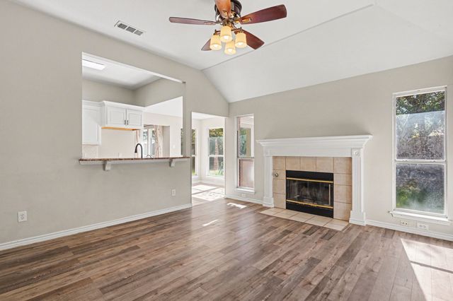 115 S Blue Bonnet Circle, Justin, TX 76247