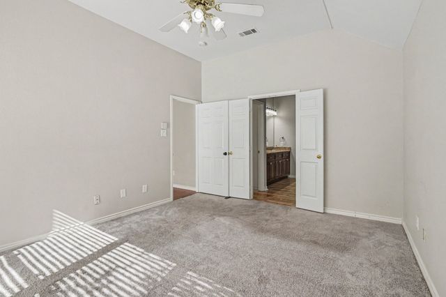115 S Blue Bonnet Circle, Justin, TX 76247