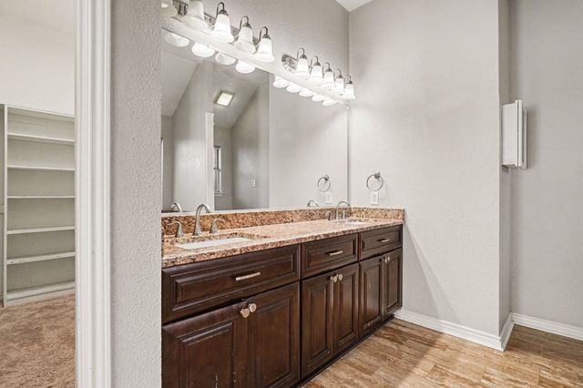 115 S Blue Bonnet Circle, Justin, TX 76247