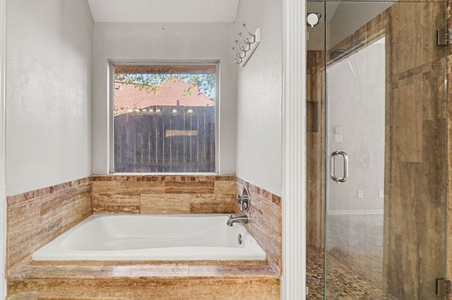 115 S Blue Bonnet Circle, Justin, TX 76247