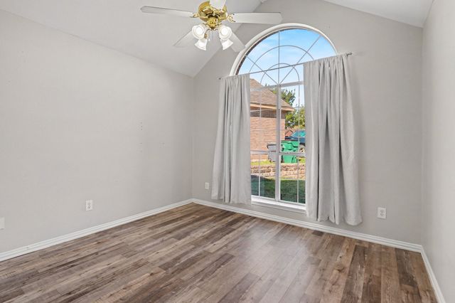 115 S Blue Bonnet Circle, Justin, TX 76247