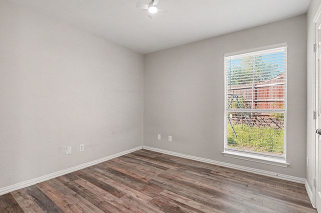115 S Blue Bonnet Circle, Justin, TX 76247