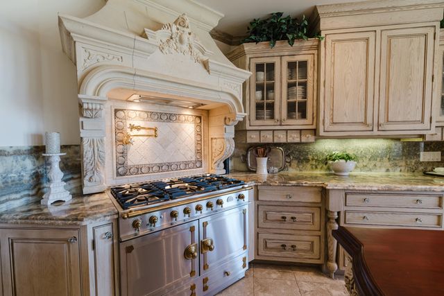 19 N Beach Road, Jupiter Island, FL 33455