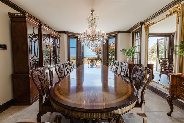 19 N Beach Road, Jupiter Island, FL 33455