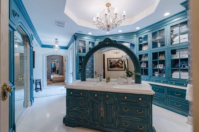 19 N Beach Road, Jupiter Island, FL 33455