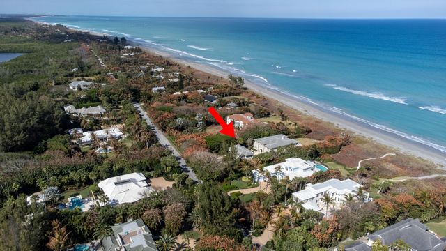 19 N Beach Road, Jupiter Island, FL 33455