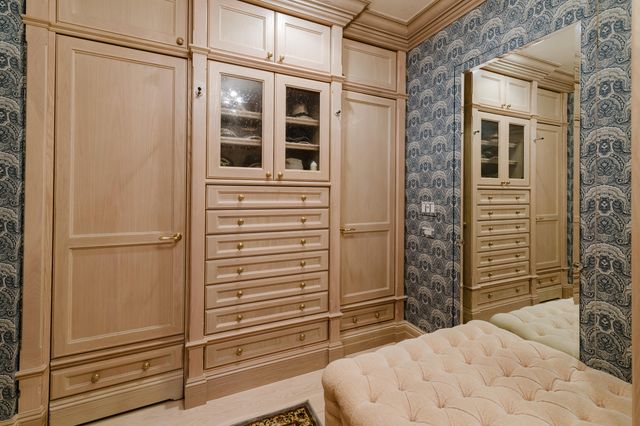 19 N Beach Road, Jupiter Island, FL 33455