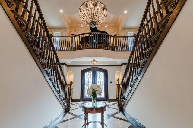 19 N Beach Road, Jupiter Island, FL 33455