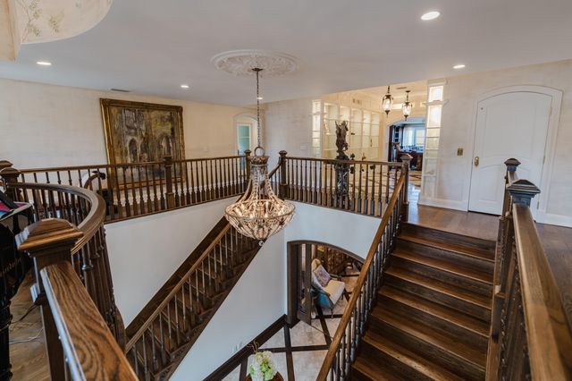 19 N Beach Road, Jupiter Island, FL 33455