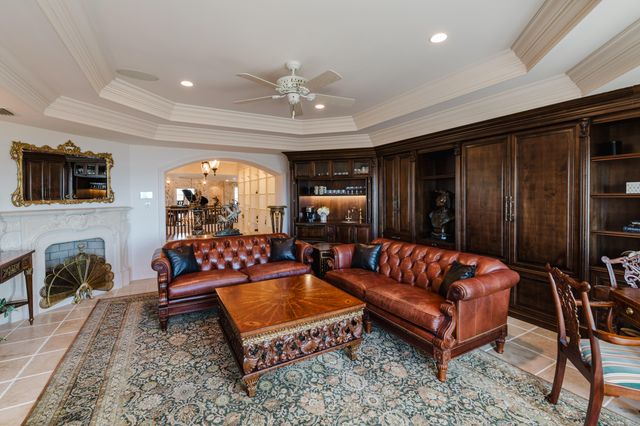 19 N Beach Road, Jupiter Island, FL 33455