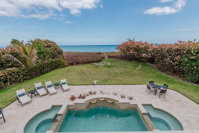 19 N Beach Road, Jupiter Island, FL 33455