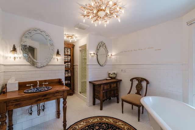 19 N Beach Road, Jupiter Island, FL 33455