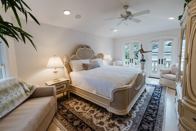 19 N Beach Road, Jupiter Island, FL 33455