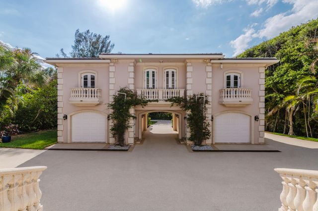 19 N Beach Road, Jupiter Island, FL 33455