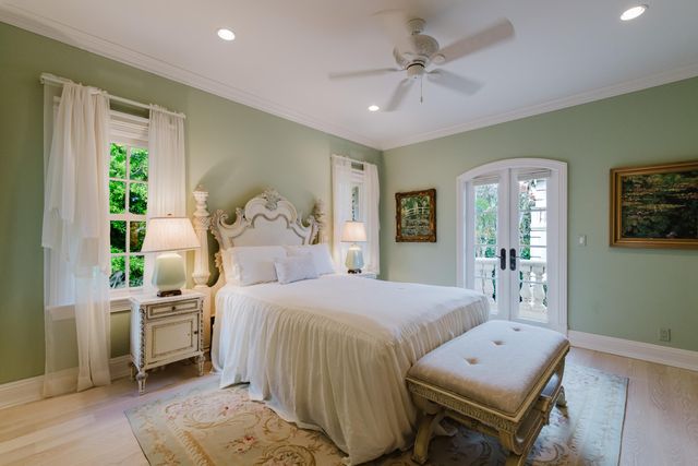 19 N Beach Road, Jupiter Island, FL 33455