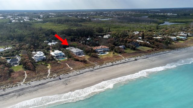 19 N Beach Road, Jupiter Island, FL 33455