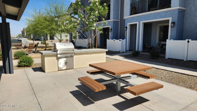 8149 E PETUNIA Avenue 1046, Mesa, AZ 85212