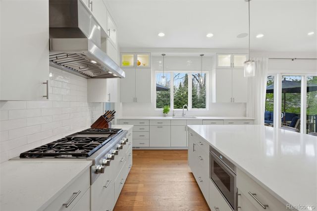 345 Dalebrook Lane, Bloomfield Hills, MI 48301