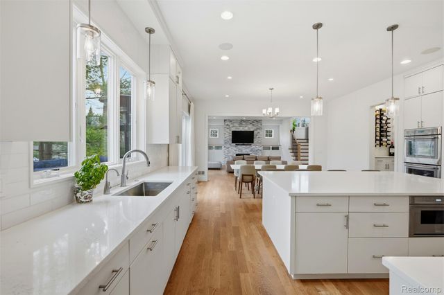 345 Dalebrook Lane, Bloomfield Hills, MI 48301