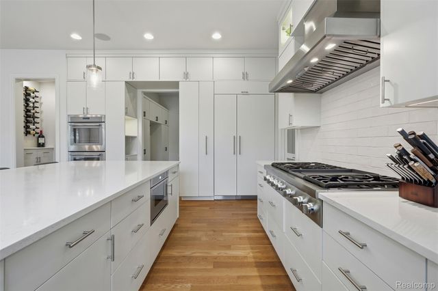 345 Dalebrook Lane, Bloomfield Hills, MI 48301