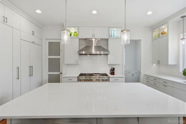 345 Dalebrook Lane, Bloomfield Hills, MI 48301