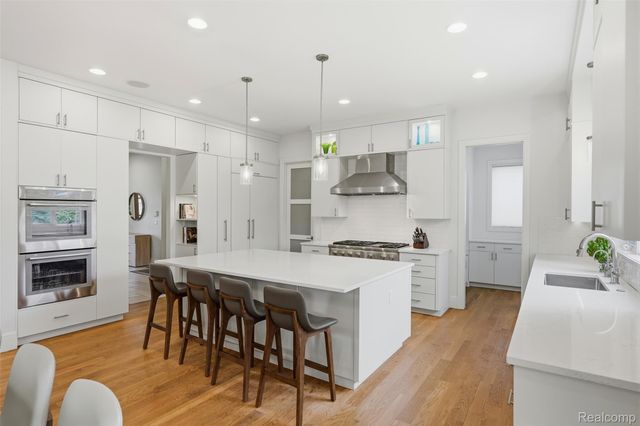 345 Dalebrook Lane, Bloomfield Hills, MI 48301