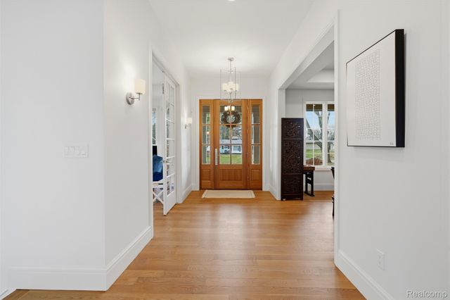 345 Dalebrook Lane, Bloomfield Hills, MI 48301