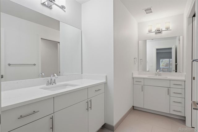 345 Dalebrook Lane, Bloomfield Hills, MI 48301