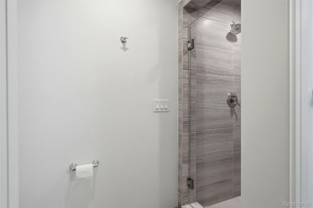 345 Dalebrook Lane, Bloomfield Hills, MI 48301