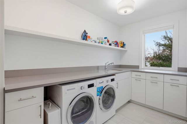 345 Dalebrook Lane, Bloomfield Hills, MI 48301